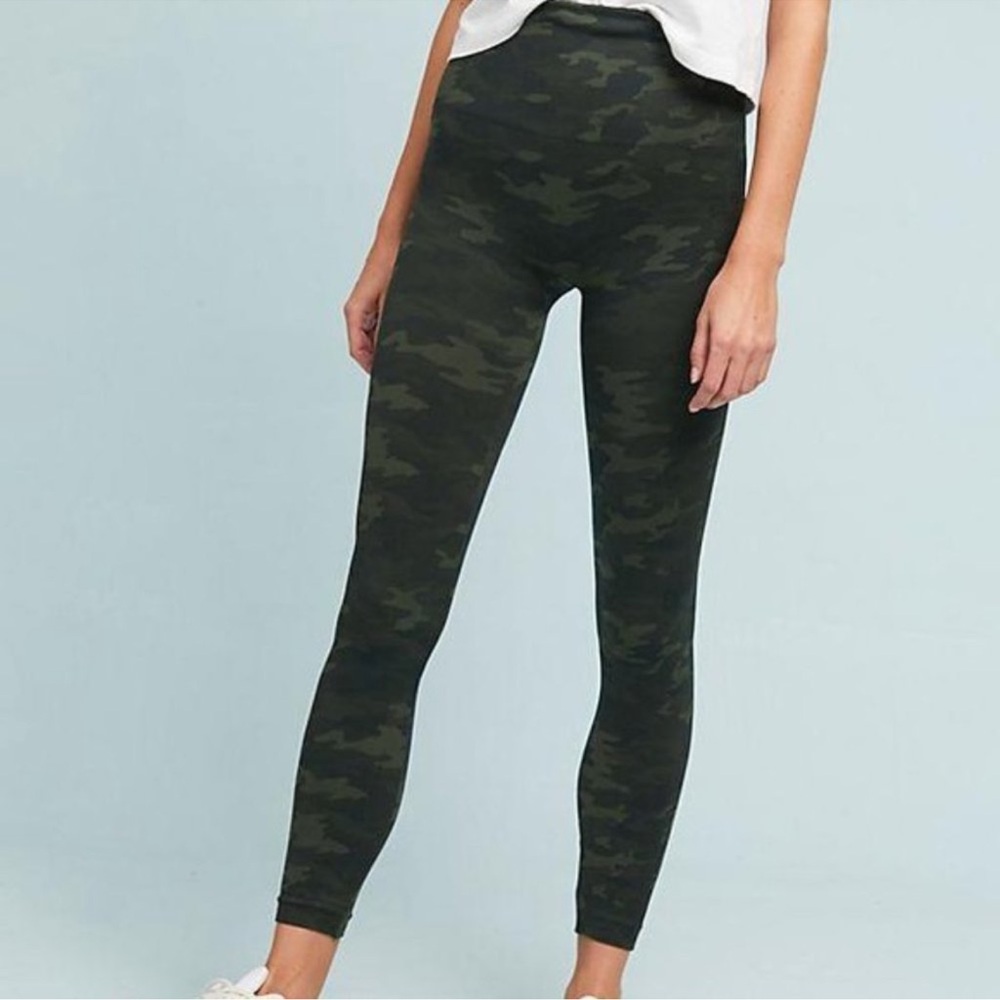 SPANX Look At Me Now Green Camo Leggings, Medium